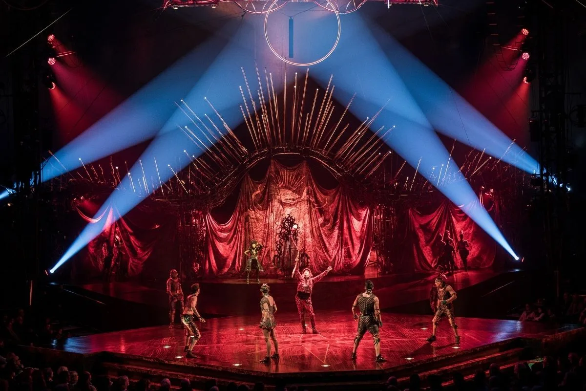 Cirque du Soleil: rotina dos artistas inclui funk no treino e automaquiagem