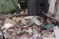 Explosão em prédio residencial deixa quatro feridos no Rio; veja vídeos