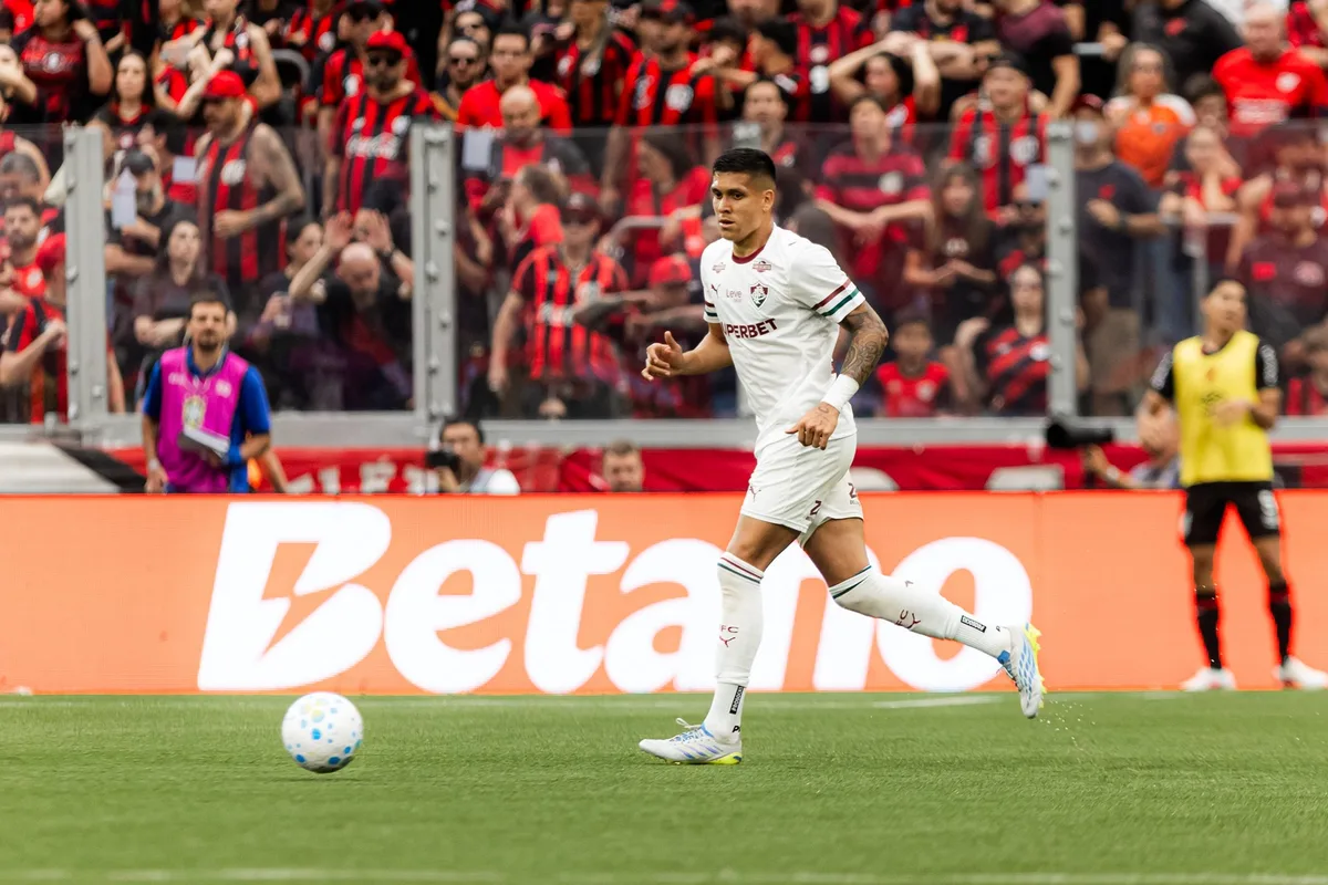 Millán revela frustração com lesão no Fluminense e elogia Thiago Silva: “Sorte tê-lo como companheiro”