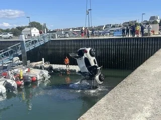 « Elles faisaient tout ensemble » : les femmes mortes noyées dans leur voiture en Bretagne étaient une mère et sa fille