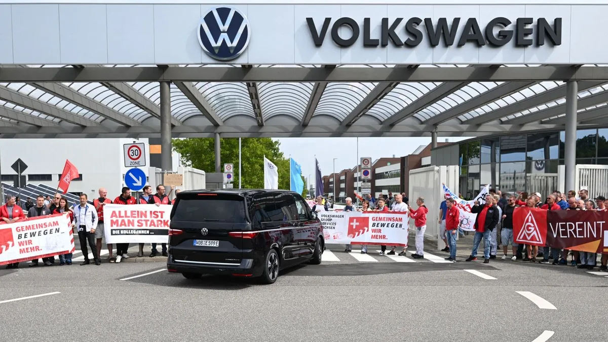 Autoindustrie: VW-Chef lobt Zwickau – Unsicherheit bleibt für Beschäftigte