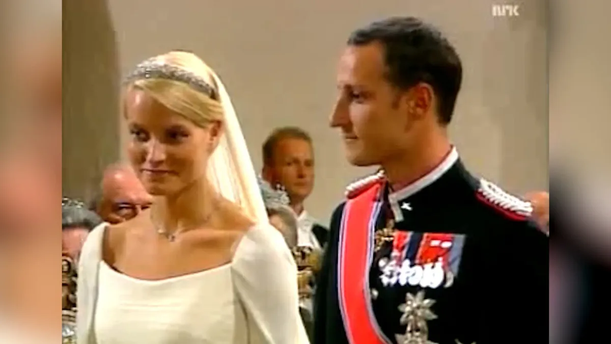 Haakon y Mette-Marit celebran sus bodas de plata en privado y con fotos de su luna de miel con el polémico Marius