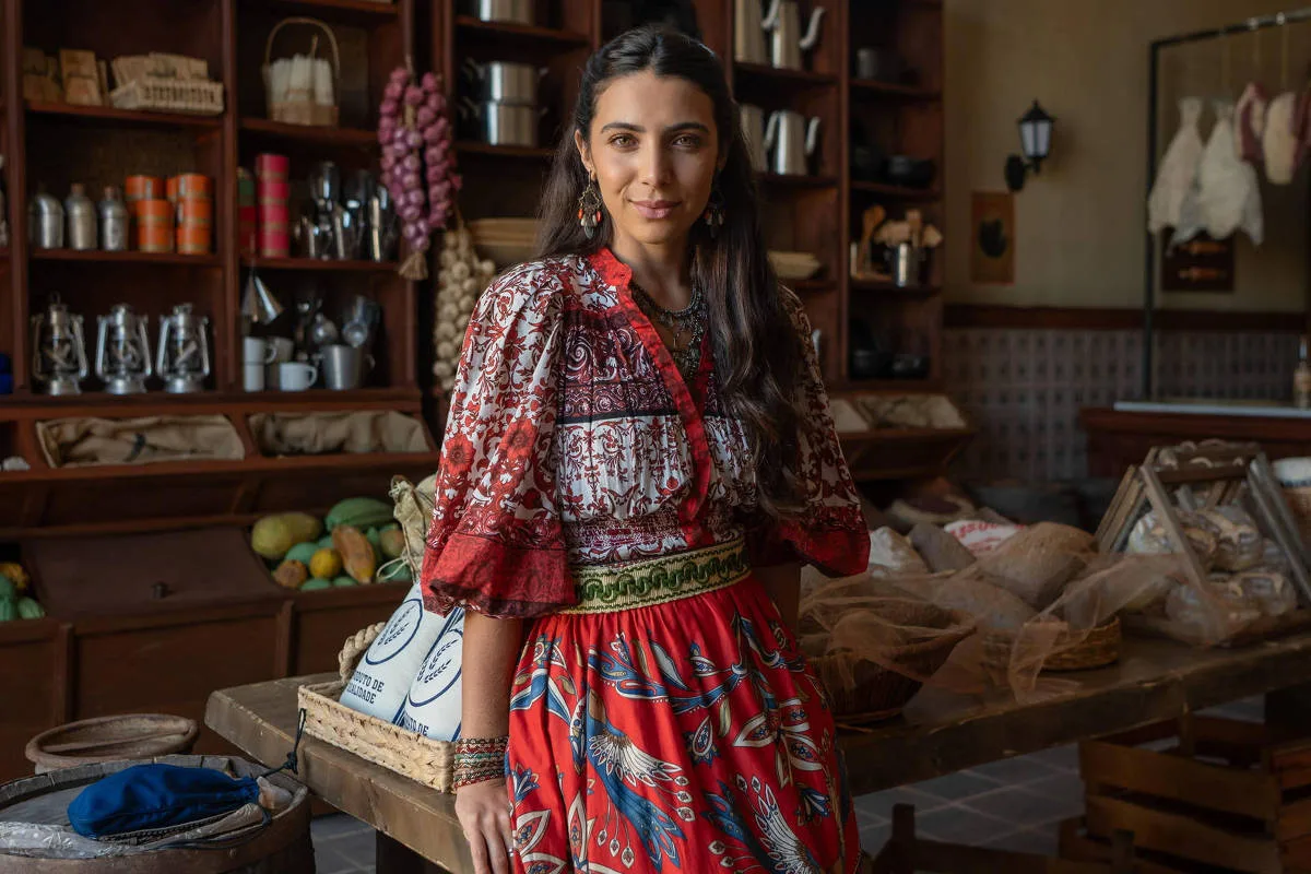 É forte, mas submissa, diz Rayssa Bratillieri sobre Salma, de 'A Nobreza do Amor'