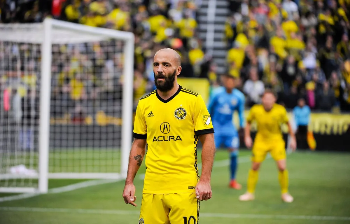 « Un sport d’hommes »… Un coach de MLS viré après une agression sexiste