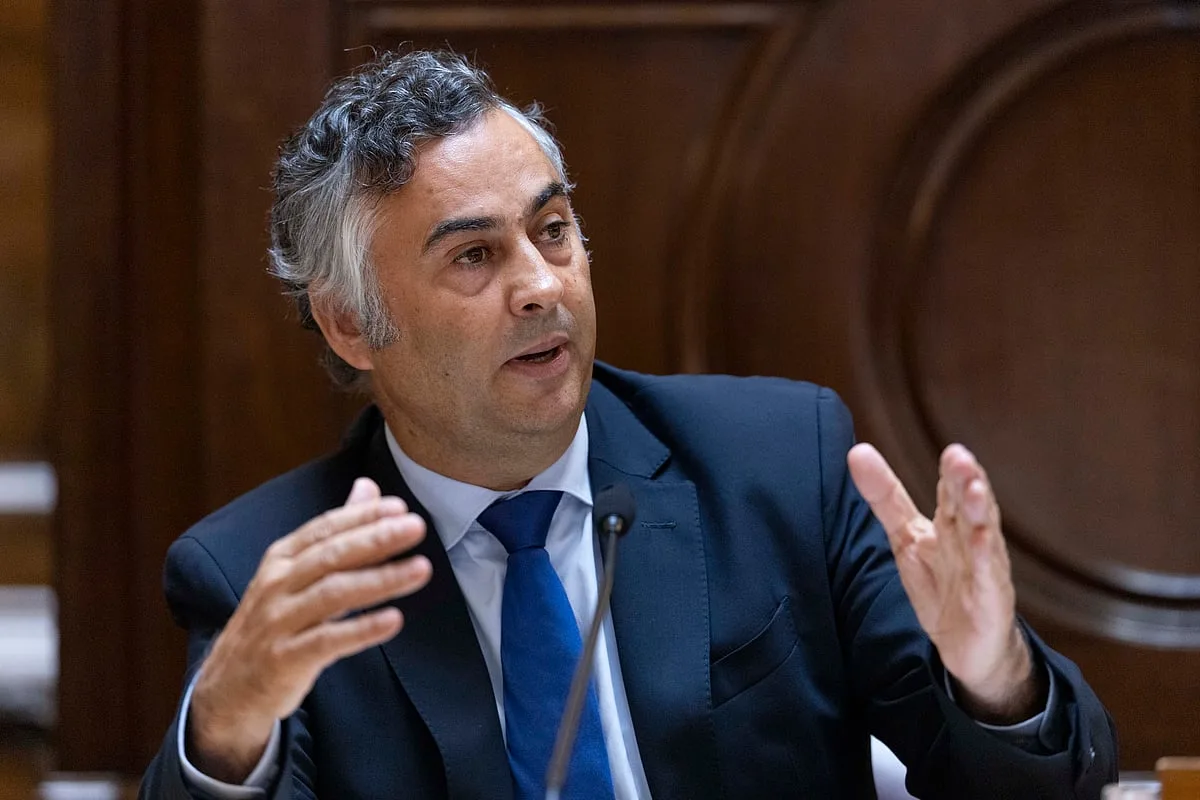 PS chama ministro da Educação ao Parlamento para explicar alunos sem colocação nas escolas