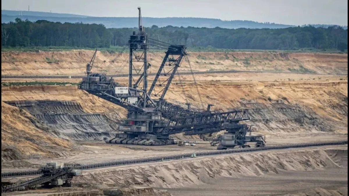 Czechia turns former coal mine into a 309-hectare lake