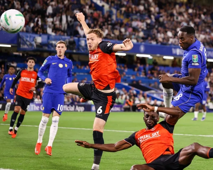 Danny Welbeck leads Chelsea past Luton as Fernández misses Carabao Cup tie