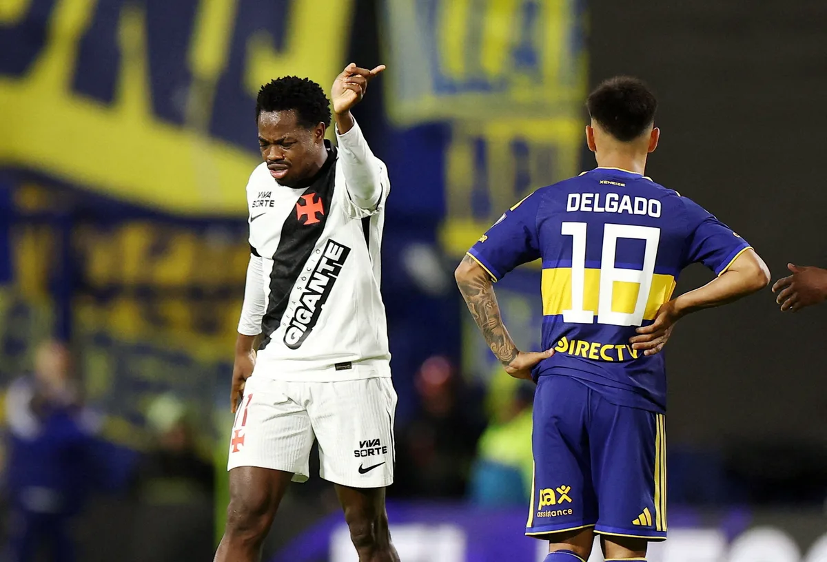 Andrés Gómez pede desculpa à torcida do Vasco por expulsão contra o Boca