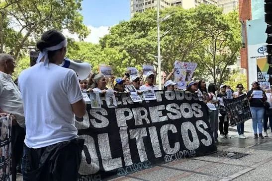 Marcha por liberación de presos políticos llegó al Ministerio de Justicia