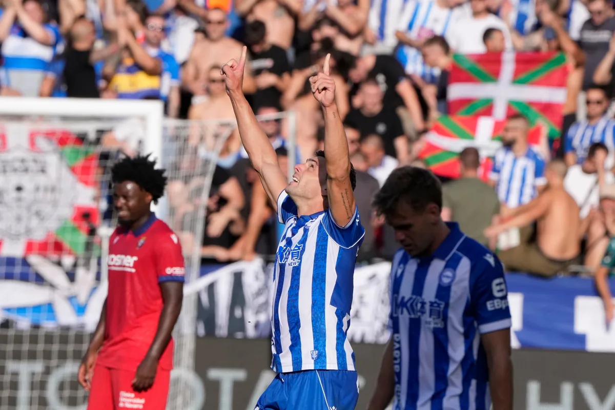 Golazo y hat-trick de Lucas Boyé, el delantero de Alavés que soñó con volver a River