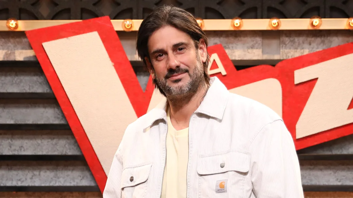 Melendi estalla contra un compañero que ha criticado 'La Voz': "Ha maltratado este programa"