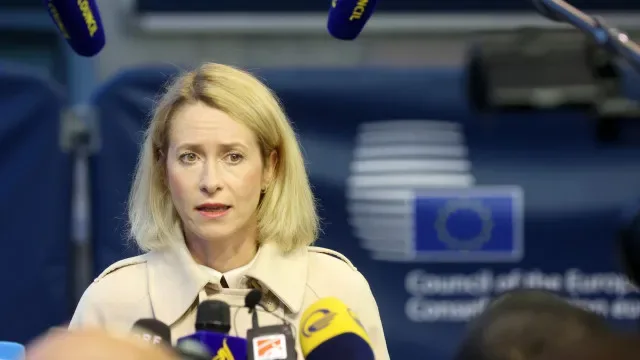 UE anuncia acordo político para proibir entrada de ex-combatentes russos
