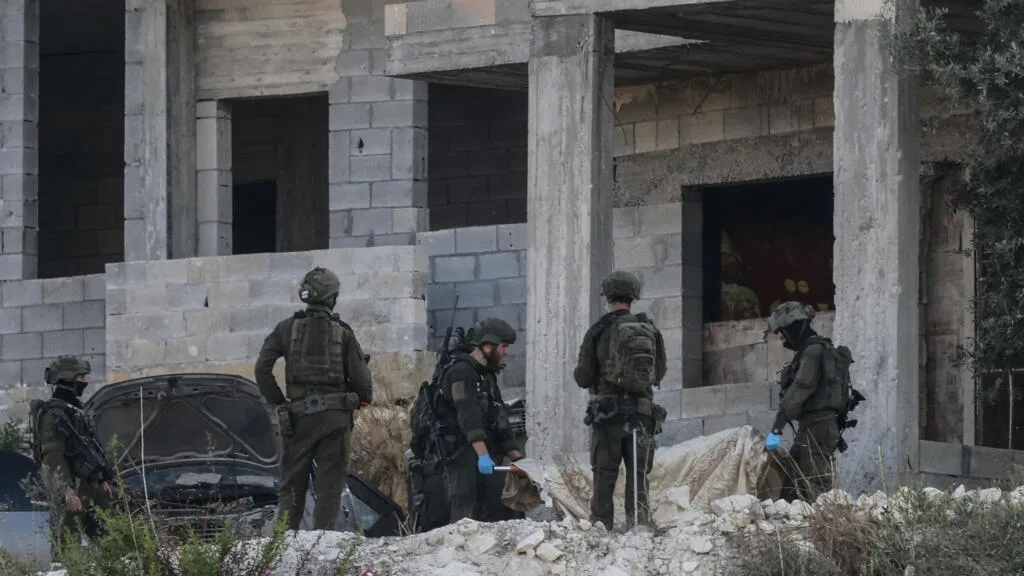 Ataque aéreo israelense em Jenin, na Cisjordânia, mata três combatentes palestinos
