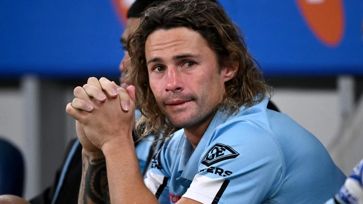Roosters destroy Sharks side rattled by Nicho Hynes’ early concussion and Mawene Hiroti injury in NRL semi-final