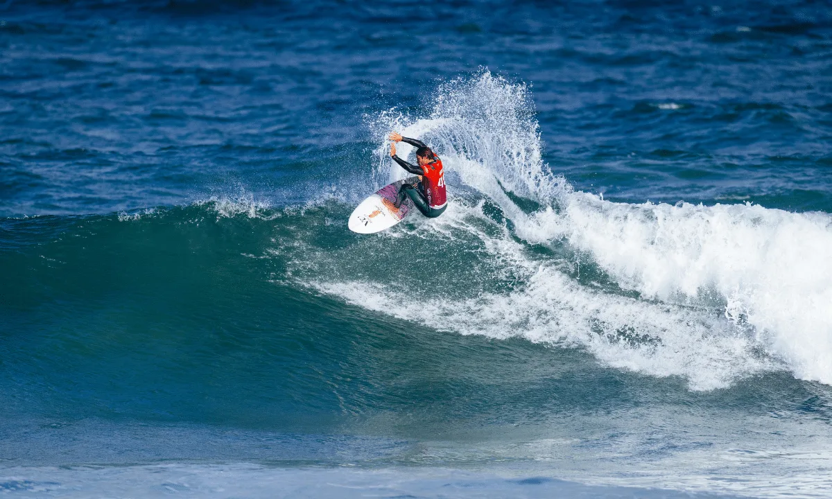 Sem baterias, WSL adia etapa de Fiji e remarca duelo de Mateus Herdy