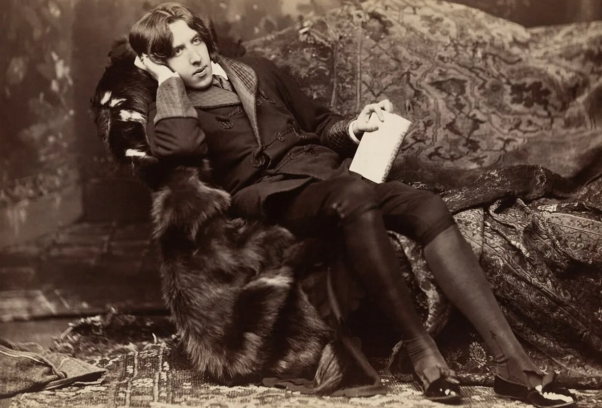 La reflexión de Oscar Wilde, escritor irlandés, sobre cómo vemos el mundo: “Lo que el arte refleja en realidad no es la vida, sino al espectador”