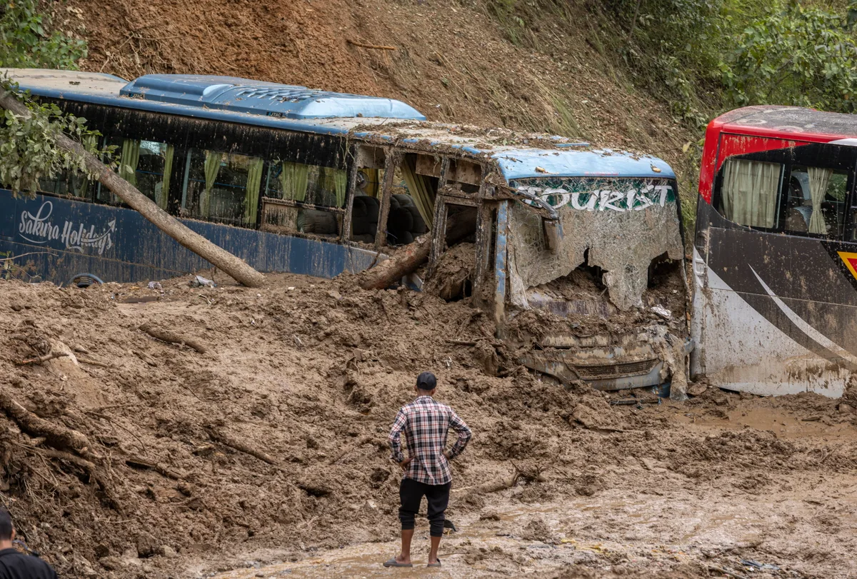 Resgate continua: ainda há centenas de trabalhadores presos em túneis no Nepal