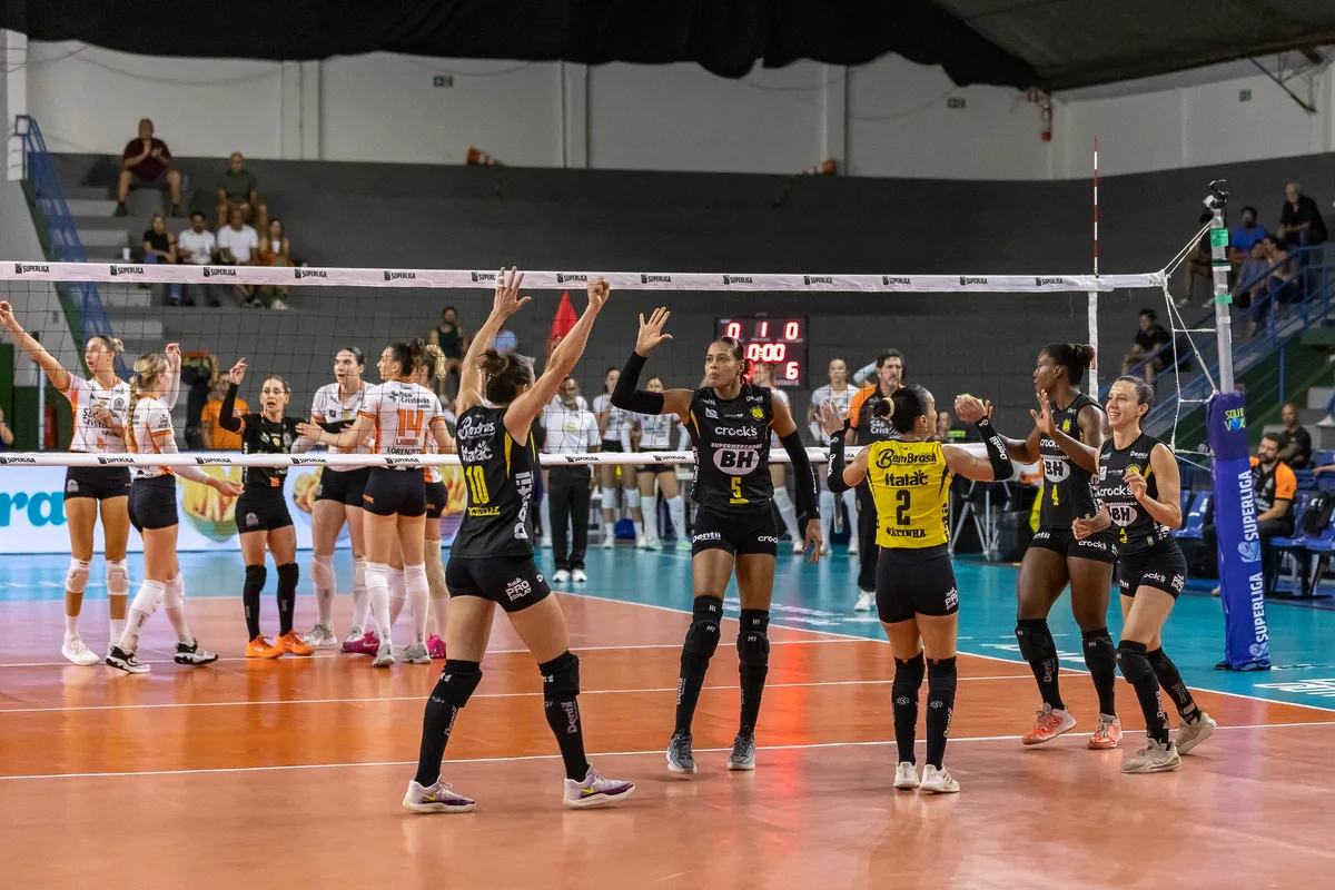 Praia Clube e Osasco disputam título da Supercopa Feminina de Vôlei em São Luís