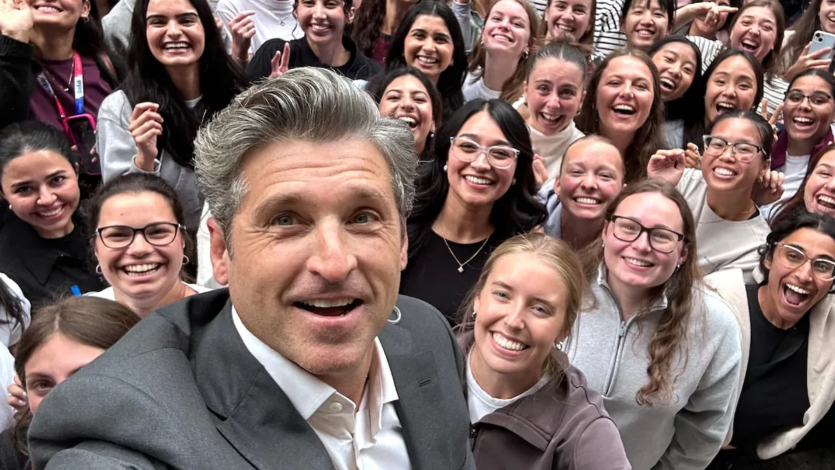 'McDreamy!' Grey's Anatomy star takes selfies with U of T students | The Moment