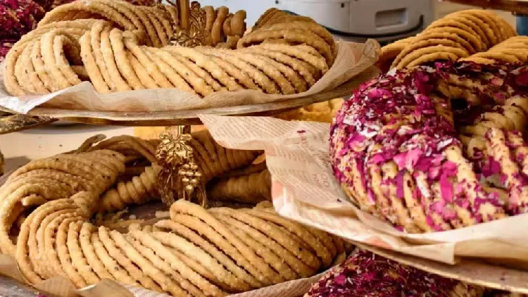 Urumqi's bazaar: 100,000 square meters of wonder