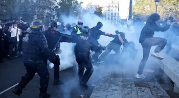 Detido pai de menor preso por tiroteio num centro escolar em França