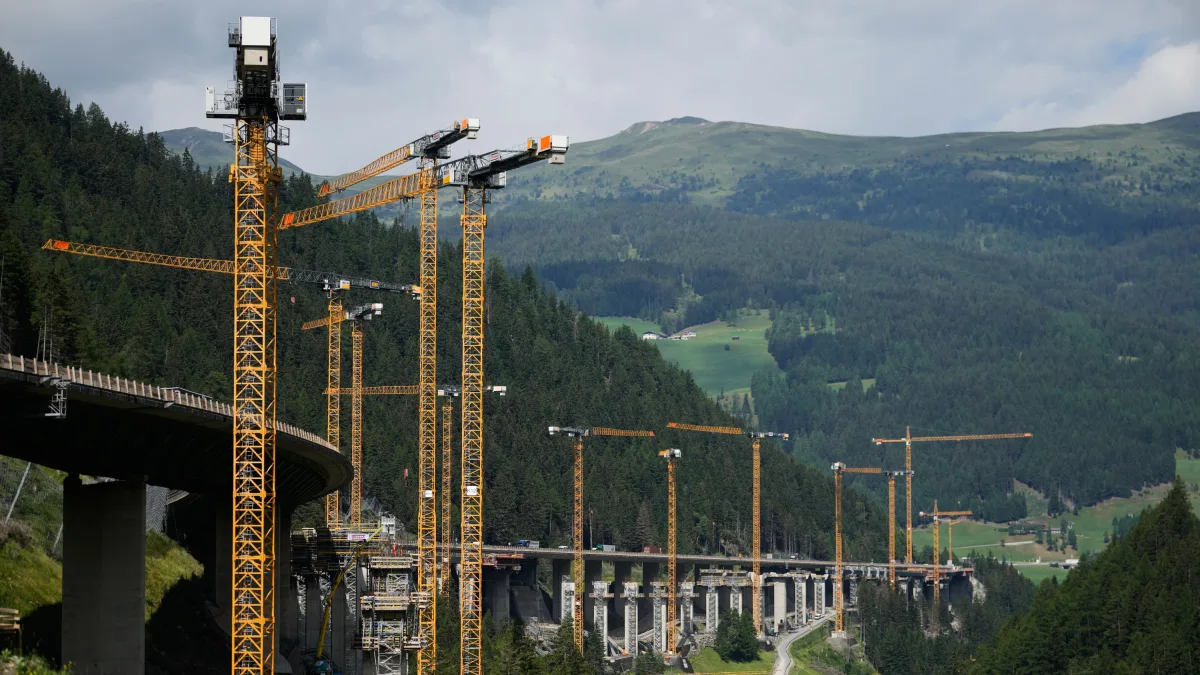 Hürden bei der Alpenüberquerung: Wie Österreich die Fahrt über die Alpen erschwert