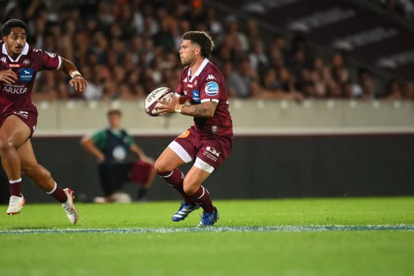 Matthieu Jalibert sort blessé dès la 14e minute de Bordeaux-Bègles - Stade Français