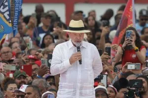 Lula disputa empresariado com Flávio e tenta reduzir resistência à reeleição