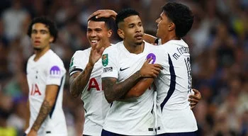 Tottenham, Newcastle e Everton nos 16 avos de final da Taça da Liga inglesa