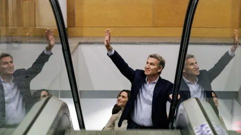 Feijóo entierra sus líneas rojas y asume que el camino a La Moncloa pasa por Vox