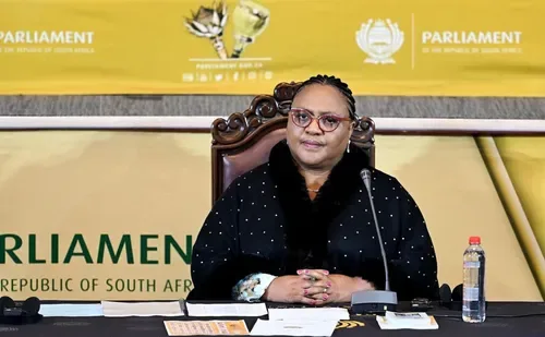 BREAKING: Didiza survives EFF motion of no confidence, supported by DA and other parties