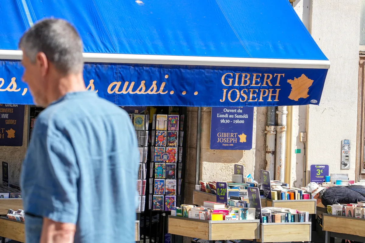 Crise du livre : "Quelles solutions mettre en œuvre pour sortir de cette guerre des pauvres ?"