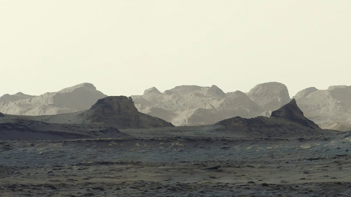 NASA's Curiosity rover takes striking image of dawn on Mars