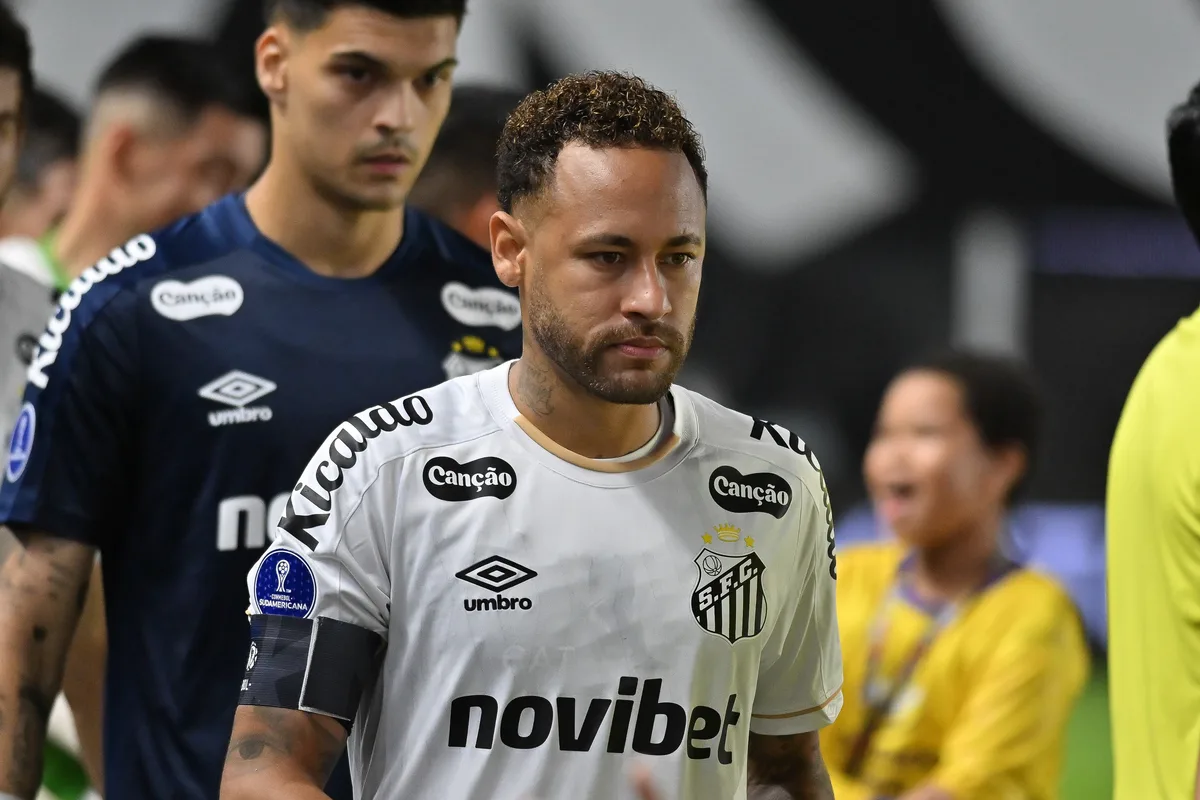 Capitão na área: Neymar assume protagonismo e estreia pelo Santos fora de casa neste Brasileirão