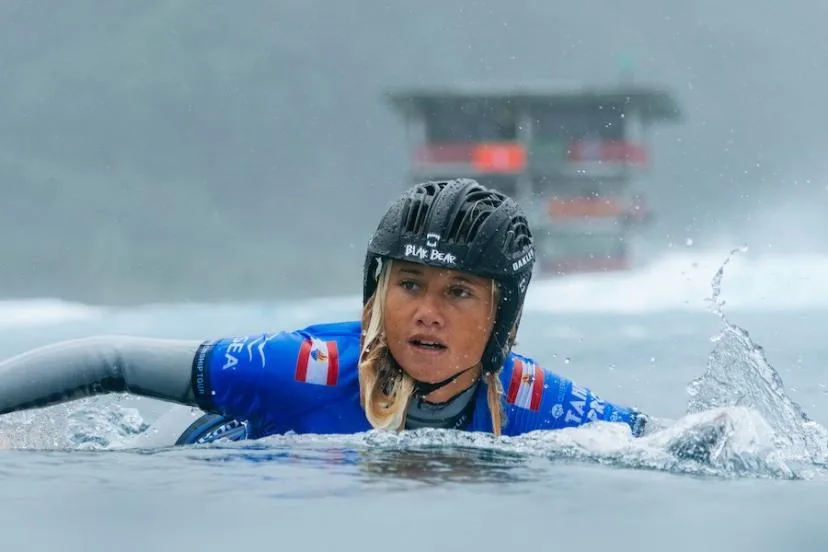 La Tahitienne de 14 ans Kelia Gallina en quarts de finale, Kauli Vaast et Kelly Slater éliminés