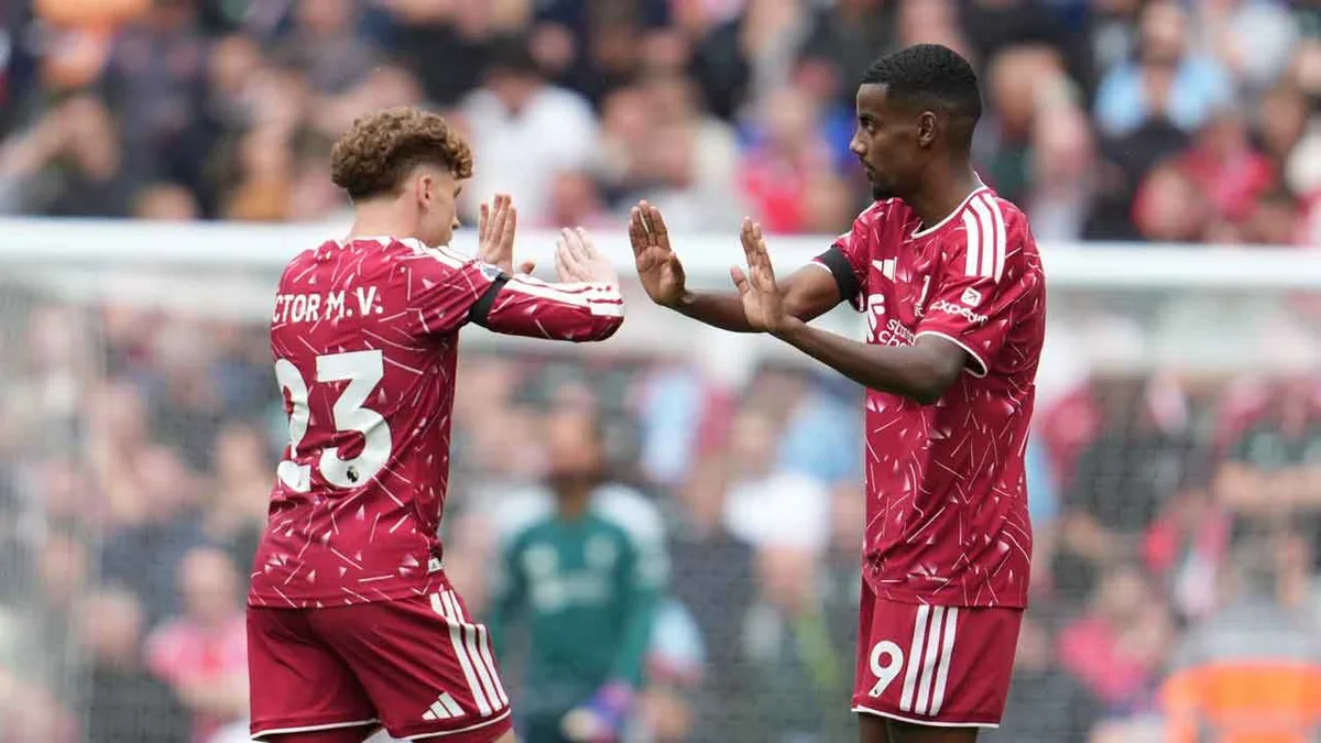 Premier League Roundup: Liverpool rallies to draw, Hull grabs second win