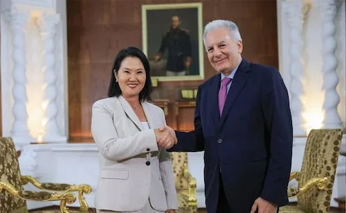 Hijo de Mario Vargas Llosa, el nuevo embajador de Perú en EU; Keiko Fujimori oficializa designación de Álvaro Vargas Llosa