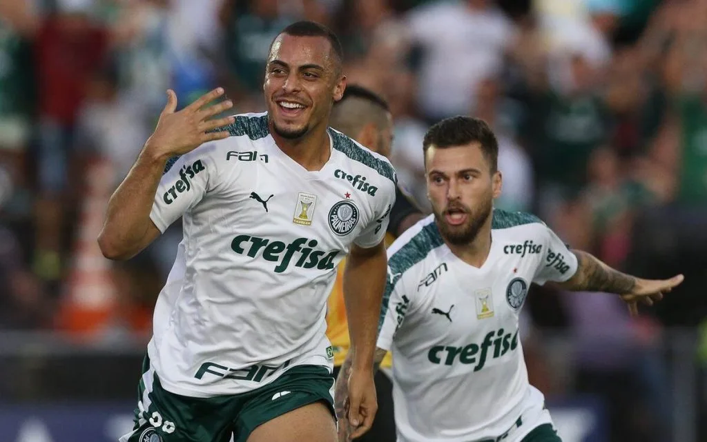 Arthur Cabral recebe proposta de clube alemão; Palmeiras e Ceará monitoram a situação