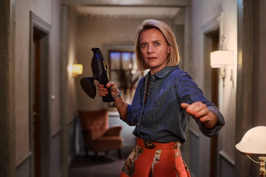 Segredos vêm à tona no primeiro clipe de ‘The Storm’, nova COMÉDIA sueca da Netflix