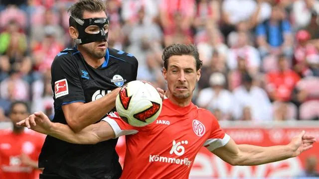 Fußball: Torlose Bundesliga-Rückkehr: Paderborner Remis in Mainz