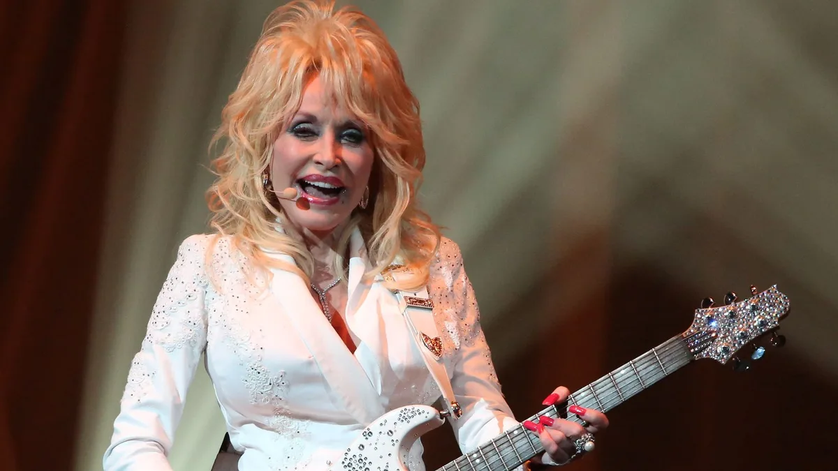 Dolly Parton murió tras una "breve batalla contra el cáncer": en los últimos meses se aisló y se volvió "cada vez más solitaria"