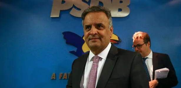 Aécio Neves anuncia candidatura ao Senado por Minas Gerais