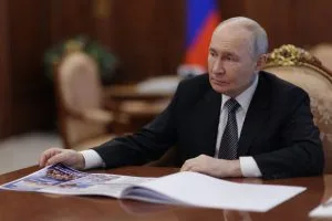 Putin concorda em cooperar com apelo do papa Leão por ajuda a cidade ucraniana