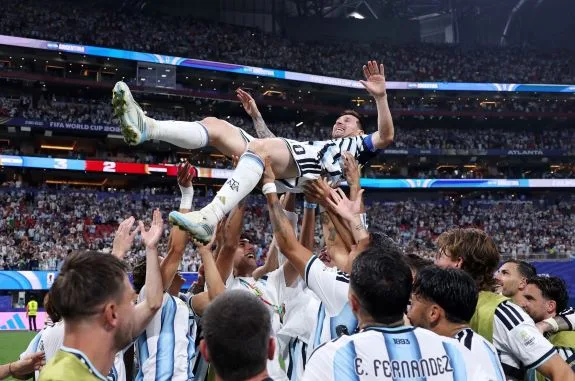 Aplausos: Futebol argentino vai parar aos 10 minutos por Lionel Messi