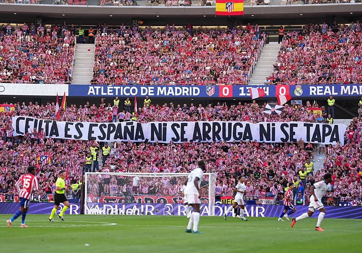 «Ceuta no se vende, Ceuta se defiende»: el grito que unió al Metropolitano en el derbi