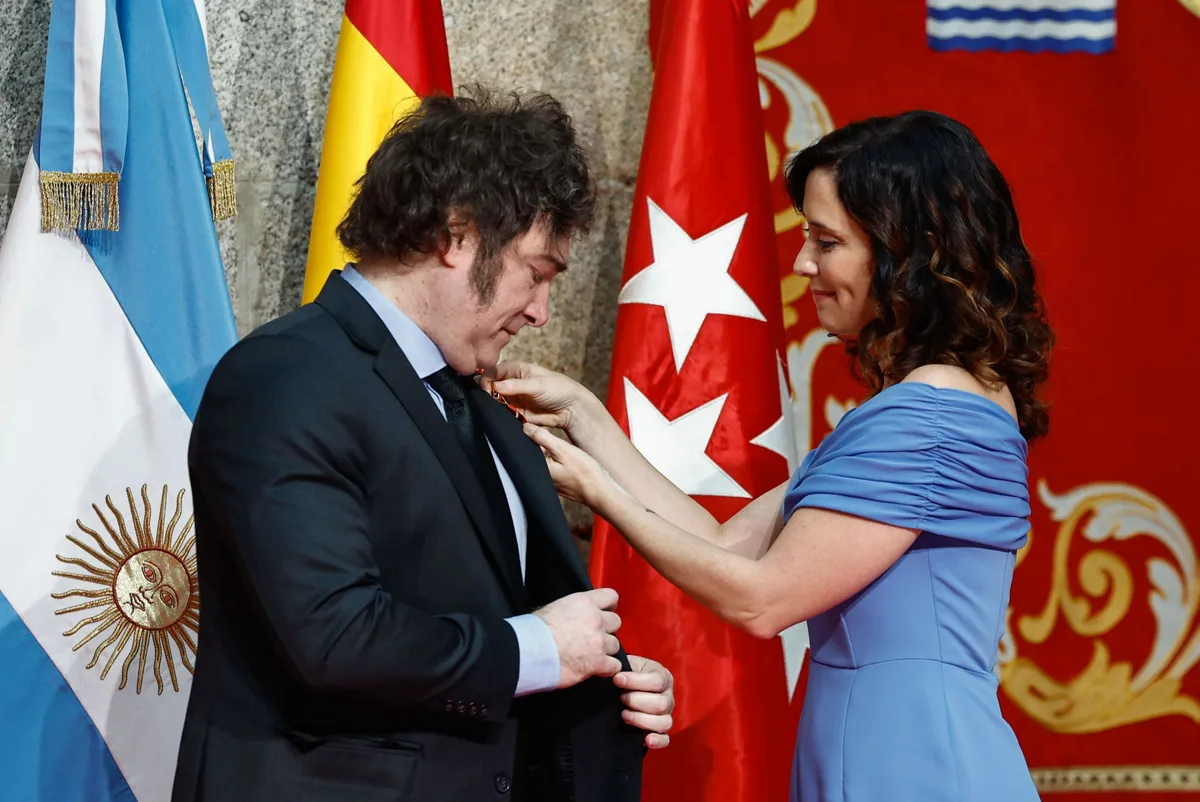 Milei viaja a Madrid en plena campaña española: foro económico, universidad y cita con Ayuso
