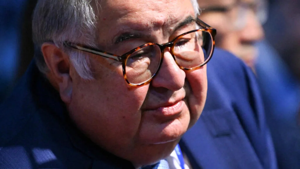 Pas d'accord sur la levée des sanctions UE contre deux oligarques russes, les discussions continuent