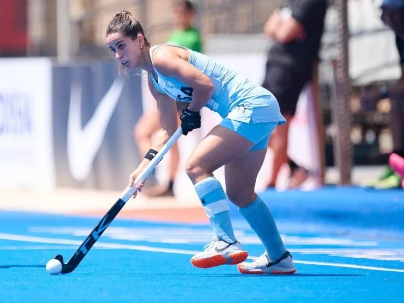 A qué hora juegan las Leonas hoy