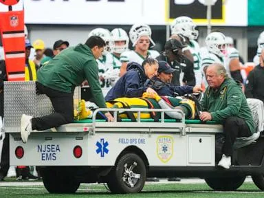 Packers' Jayden Reed and Zach Bako-Bewele carted off on consecutive plays vs Jets