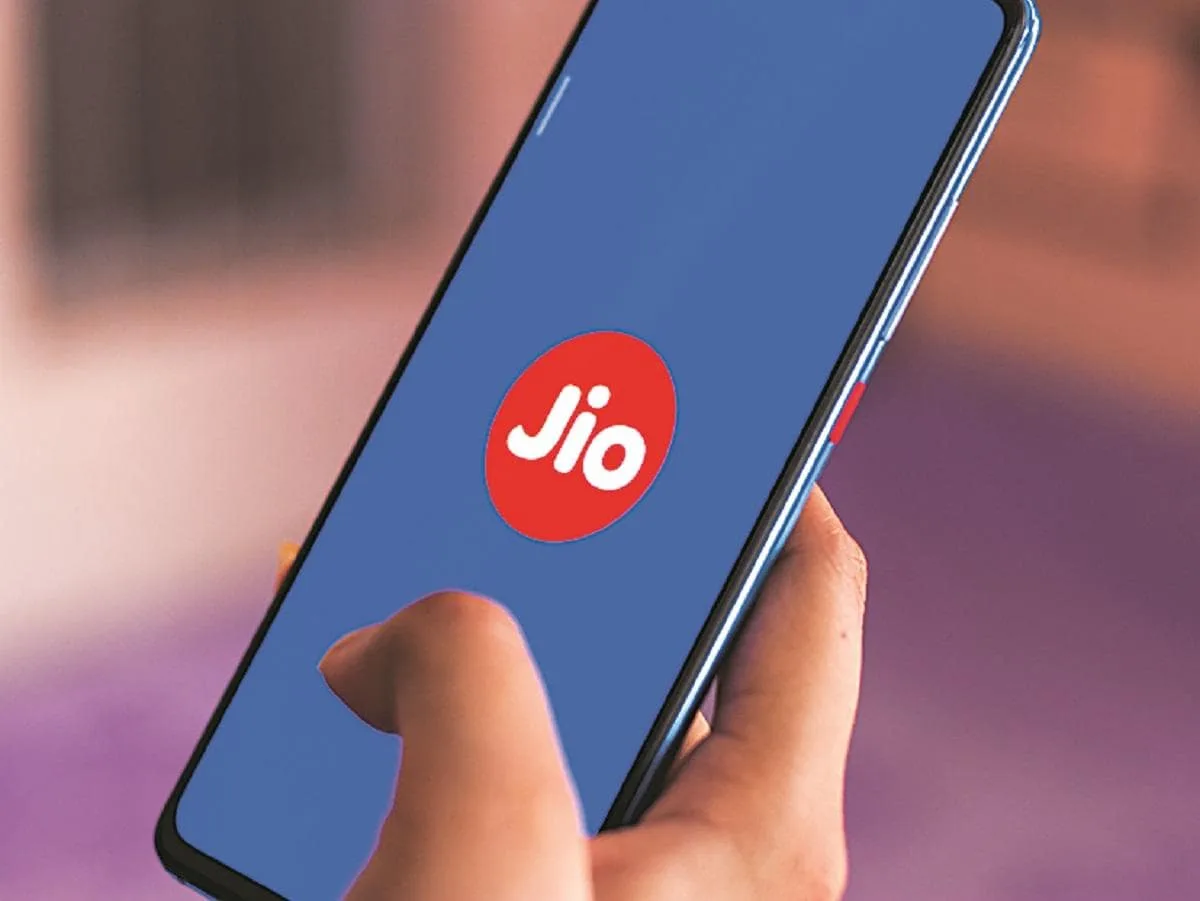 Jio's tariff plan changes may signal imminent price hikes: Analysts